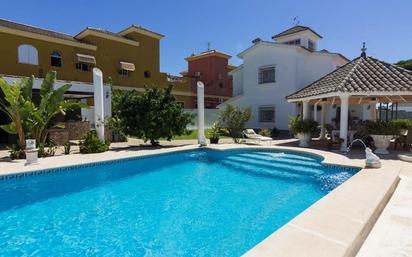 Piscina de Casa o xalet en venda en El Puerto de Santa María amb Jardí privat, Parquet i Terrassa