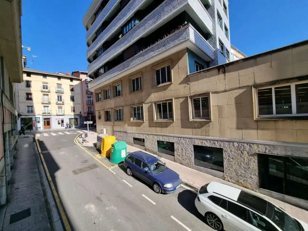 Außenansicht von Büro zum Verkauf in Eibar