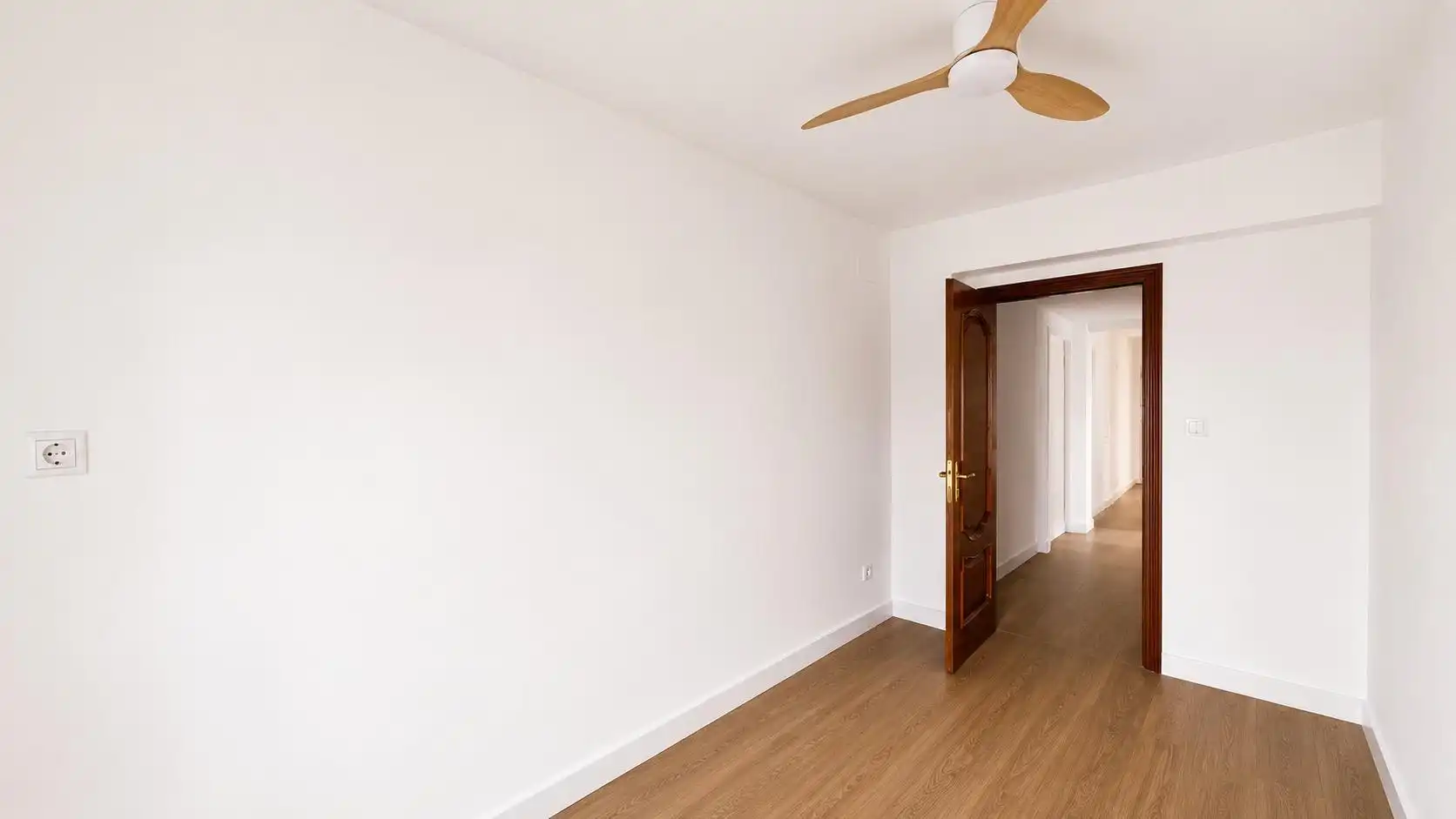 Flat for rent in Valencia  with Air Conditioner, Furnished and Balcony