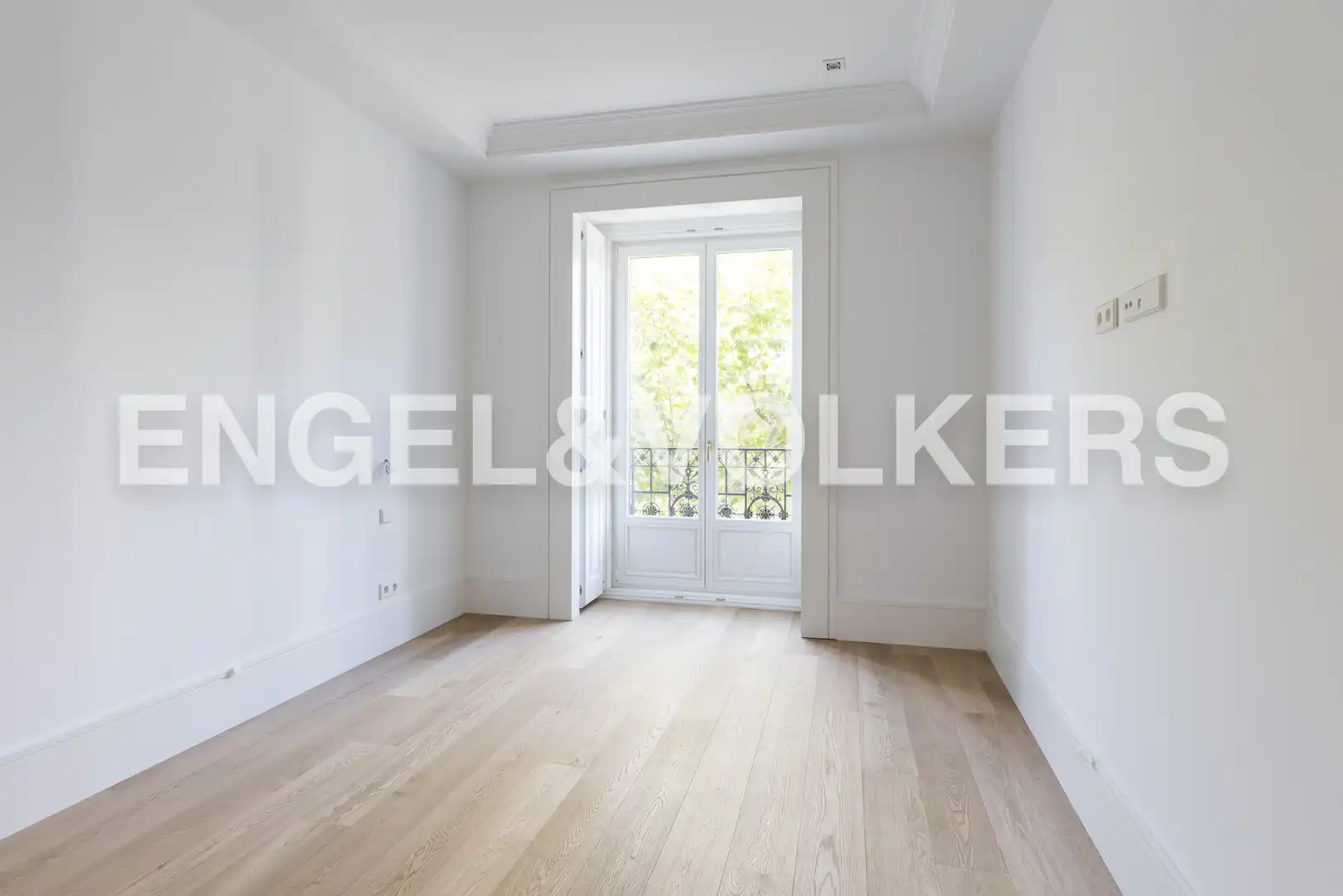 Bedroom of Flat for rent in Madrid  with Air Conditioner, Heating and Storage room