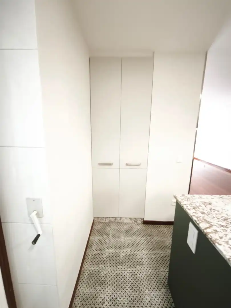 Cocina de Piso de alquiler en Vigo  con Calefacción, Parquet y Horno