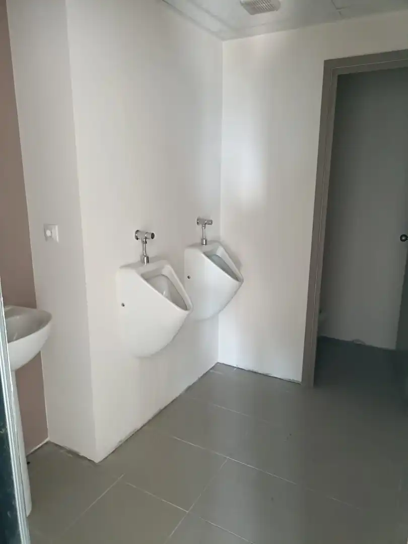 Badezimmer von Büro zur Miete in Fornells de la Selva