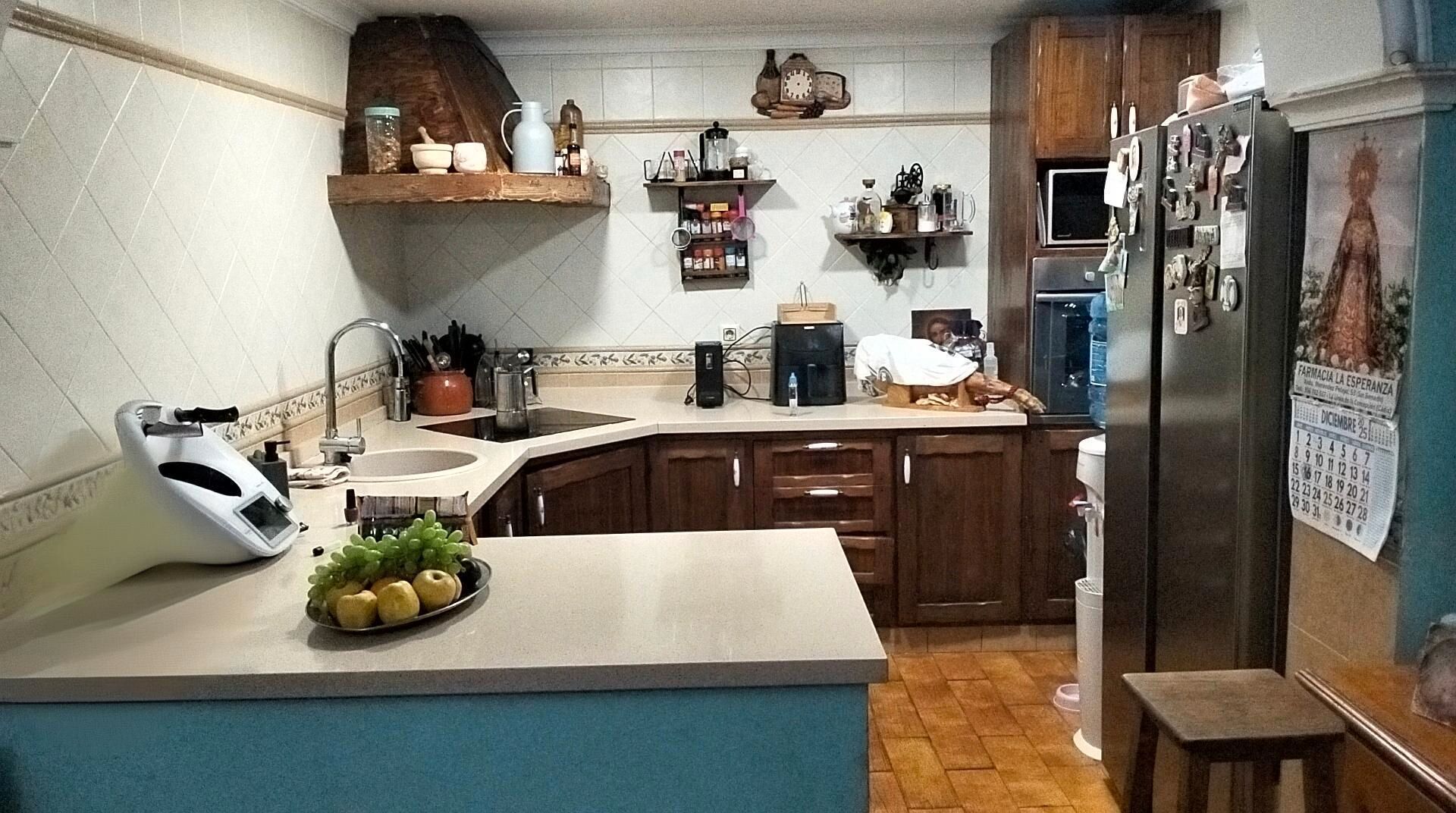 Cuina de Casa adosada en venda en La Línea de la Concepción amb Terrassa i Moblat