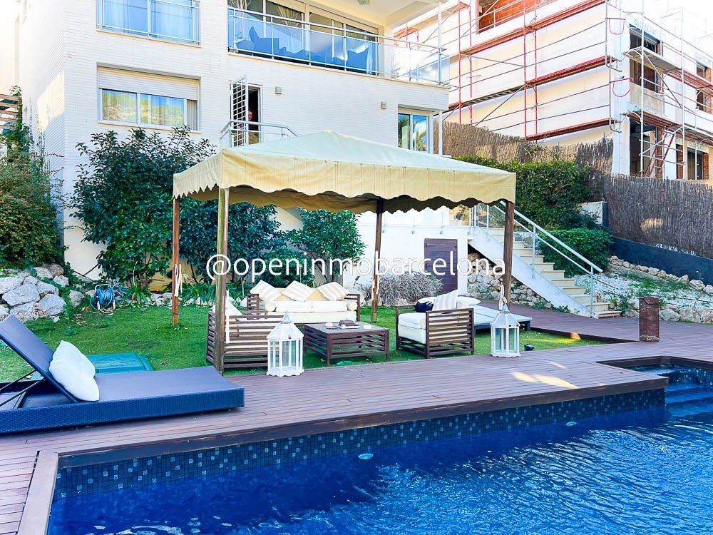 Terrassa de Casa o xalet en venda en Sitges amb Aire condicionat, Calefacció i Jardí privat