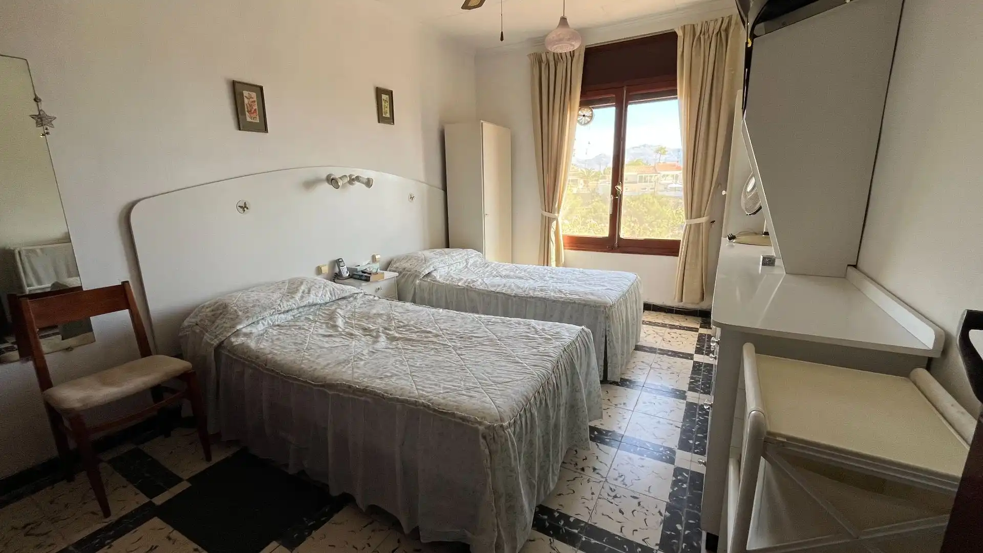 Habitación de Casa o chalet en venta en La Nucia con Calefacción, Jardín privado y Terraza
