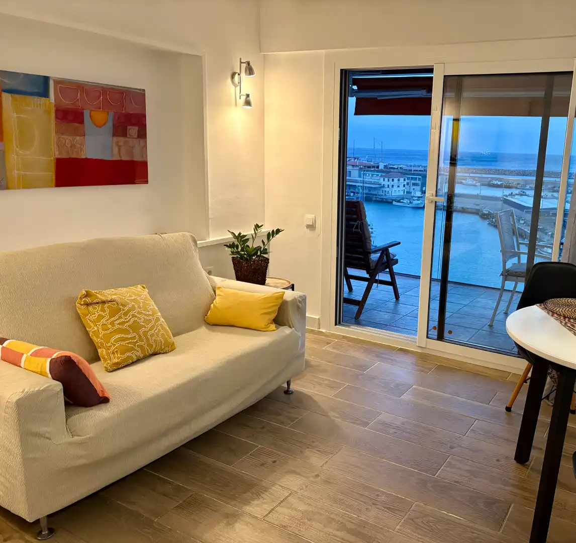Sala de estar de Piso de alquiler en Arenys de Mar con Aire acondicionado y Amueblado