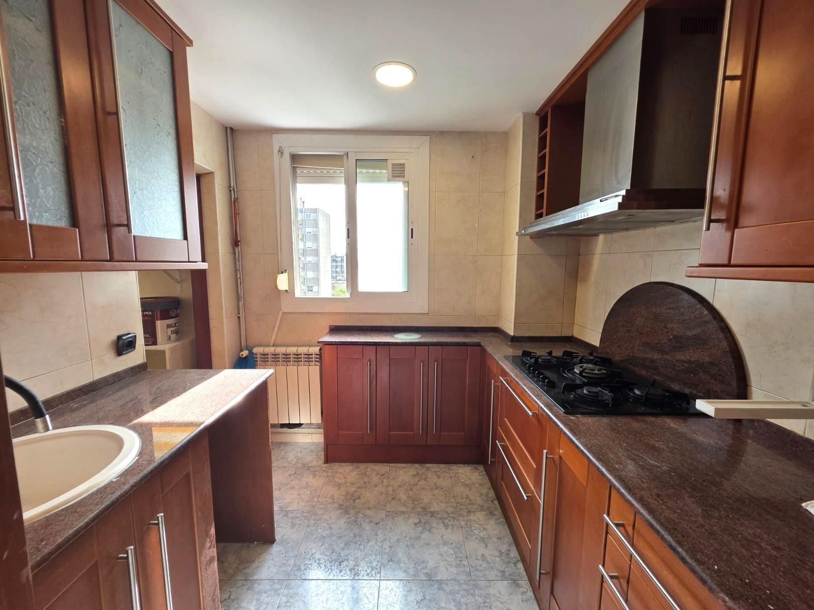 Kitchen of Flat for sale in Badia del Vallès
