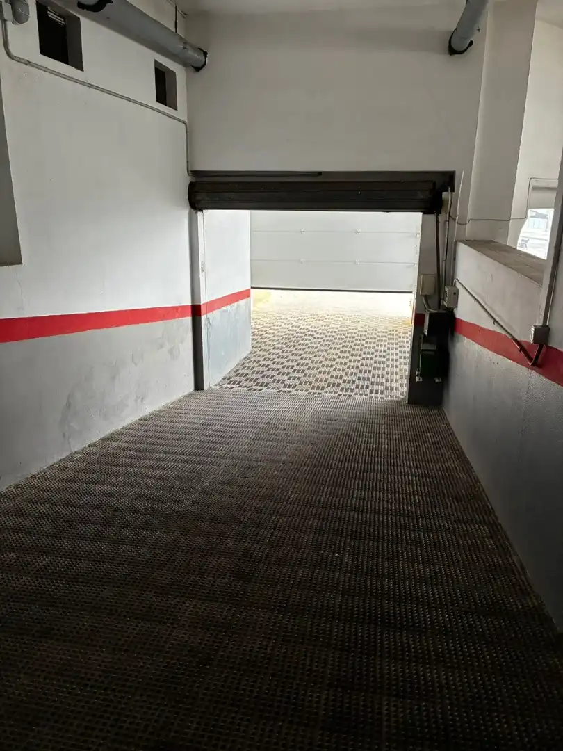 Parking de Piso en venta en Cádiz con Terraza y Amueblado