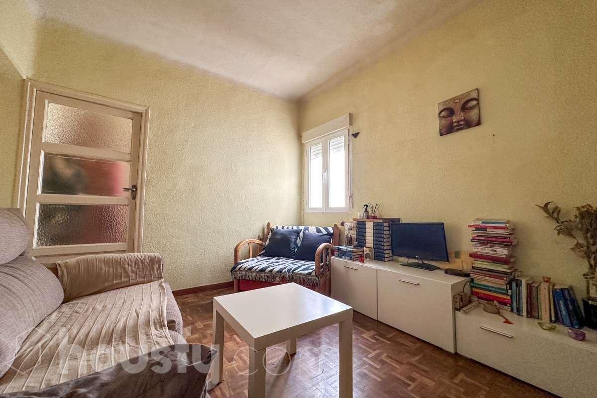 Sala d'estar de Pis en venda en  Madrid Capital amb Calefacció