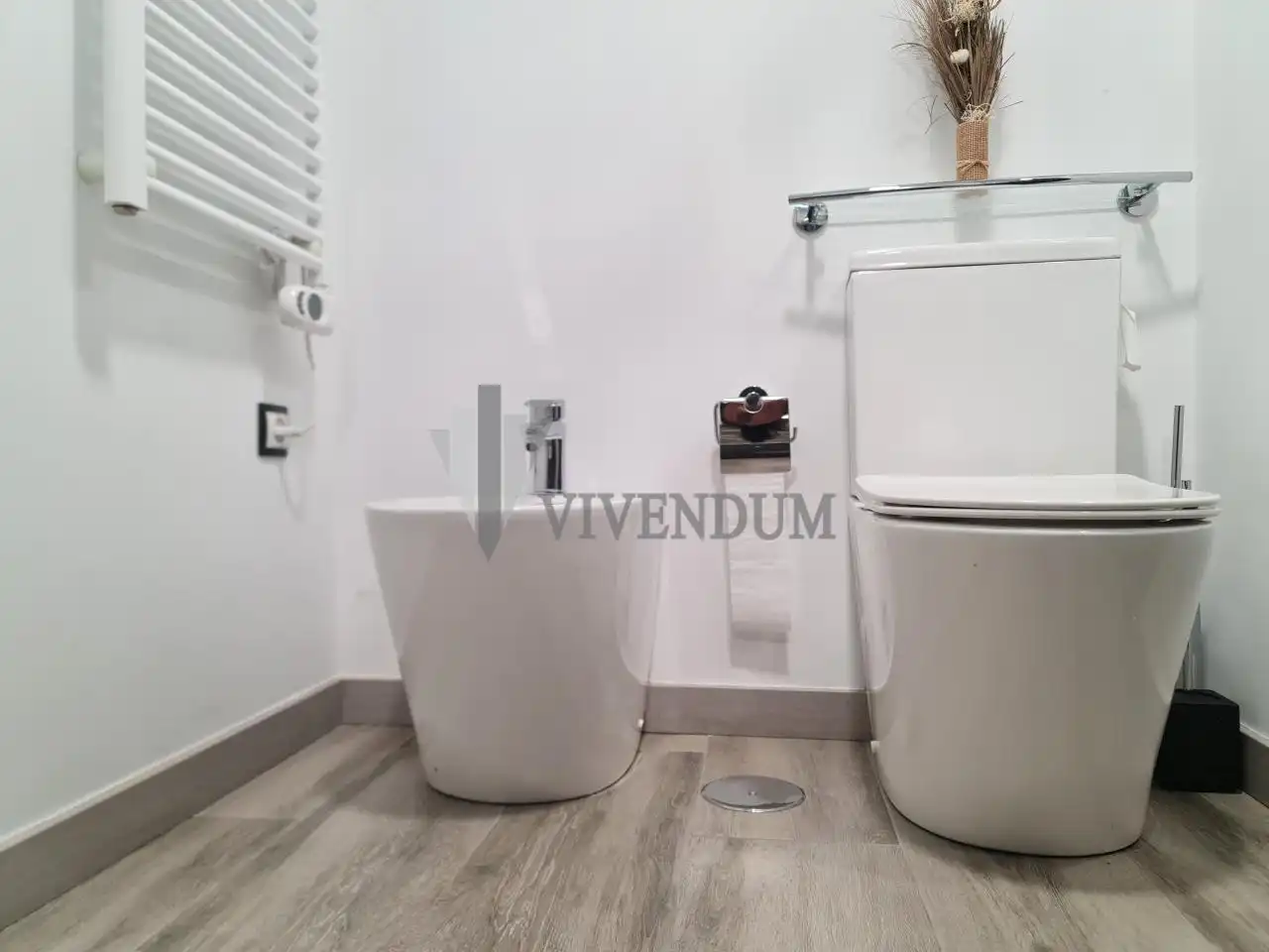Baño de Piso en venta en Vigo  con Calefacción y Balcón