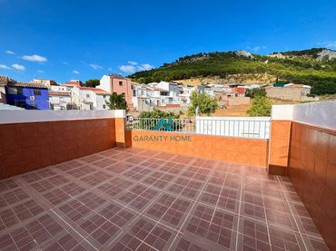 Casa con balcone in vendita a Jamilena