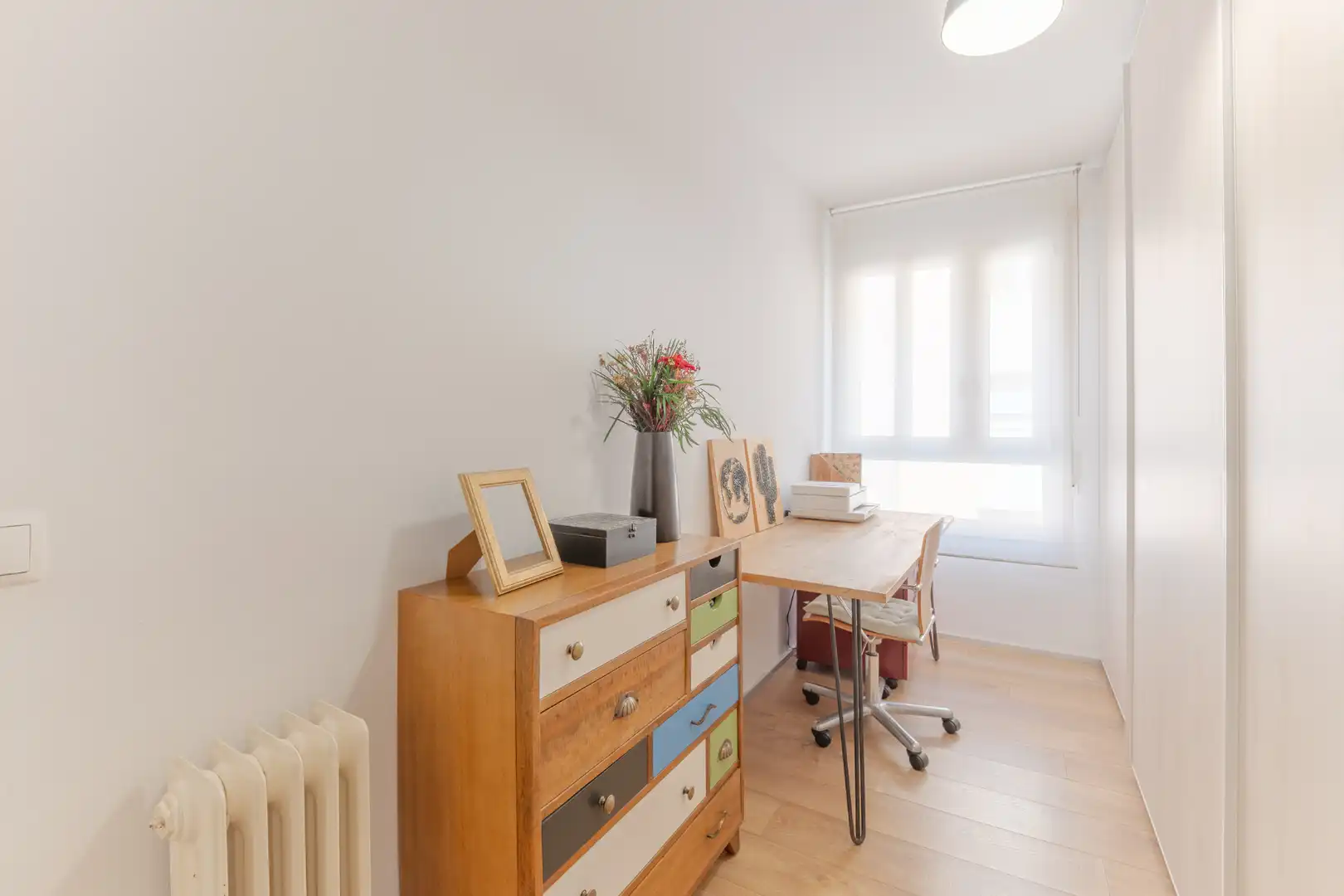 Schlafzimmer von Wohnung zum Verkauf in Girona mit Klimaanlage, Heizung und Parkett