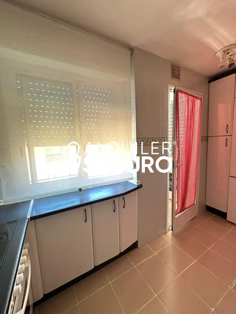 Piso de alquiler en Los Lilos, Prado Santo Domingo - Ensanche