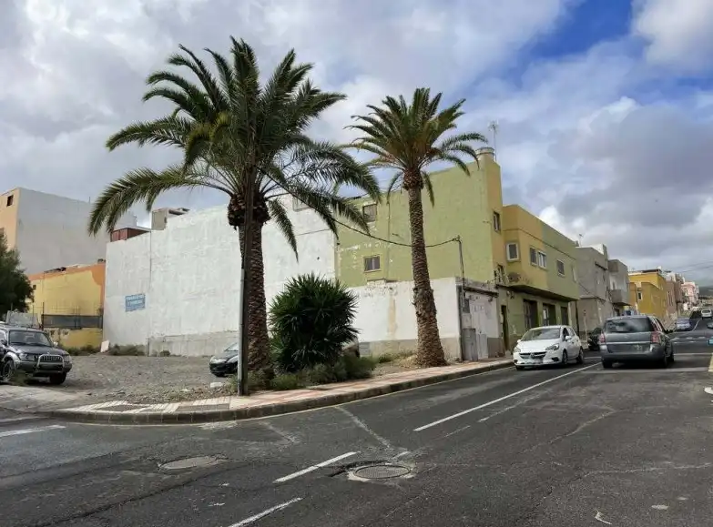 Residential land for sale in Calle Lola Massieu, imagen 2