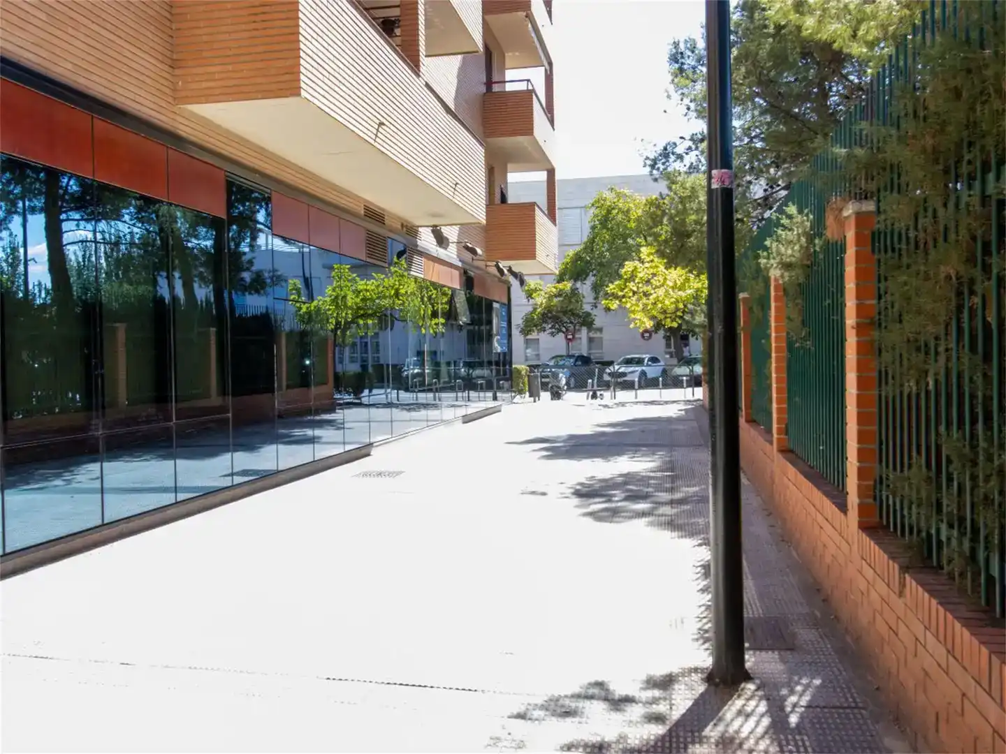 Vista exterior de Local de lloguer en Actur-Rey Fernando