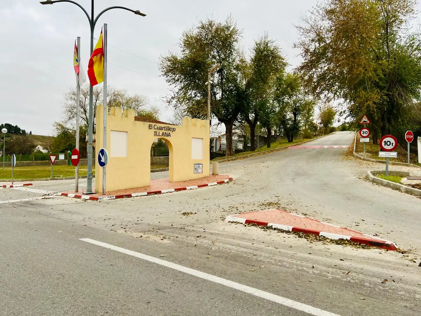 Vista exterior de Finca rústica en venda en Illana amb Jardí privat i Moblat