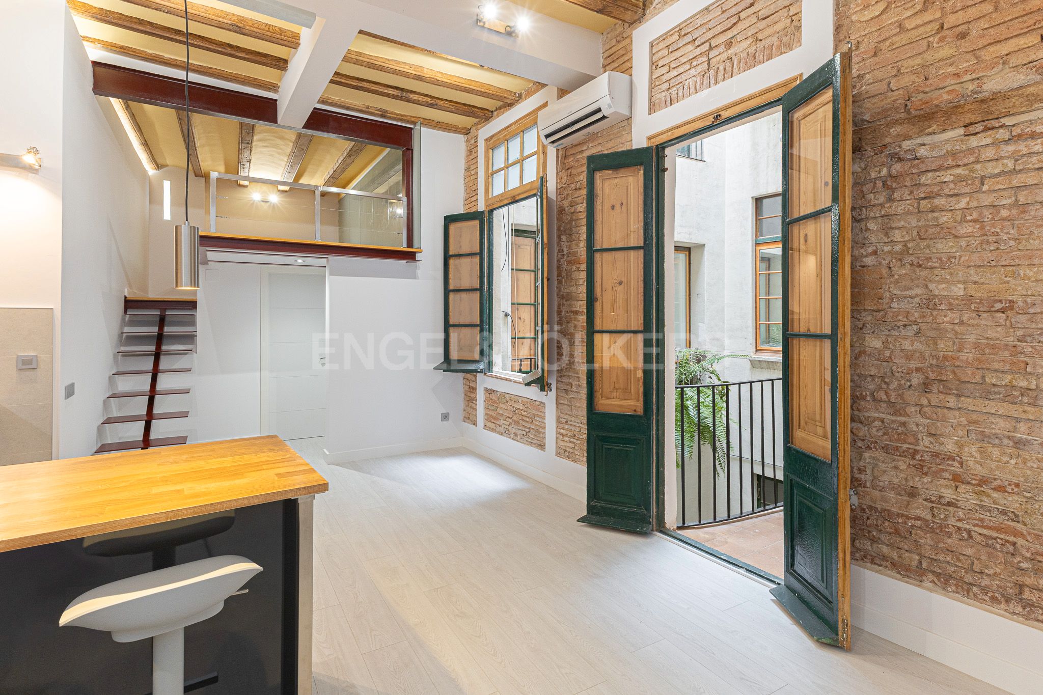 Vista exterior de Apartament en venda en  Barcelona Capital amb Aire condicionat i Calefacció