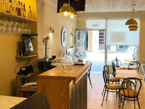 Locale commerciale in cessione a Ramon Gallud 78, imagen 4