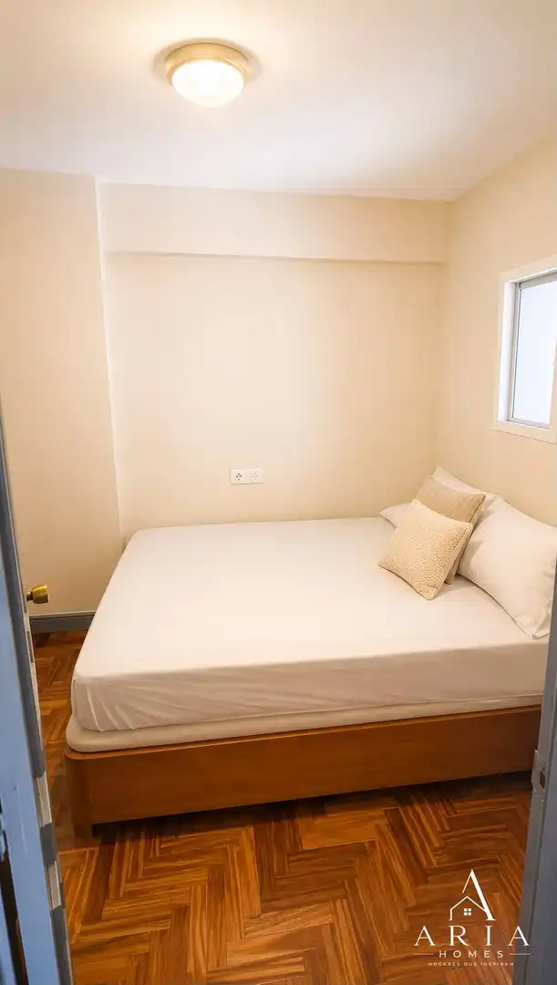 Dormitori de Apartament de lloguer en Bilbao  amb Calefacció i Balcó