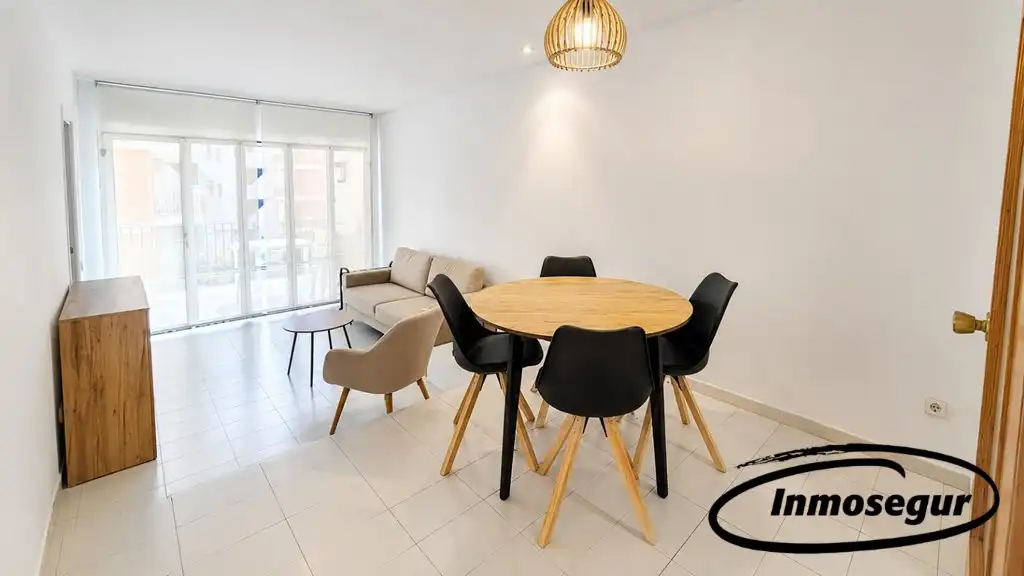 Comedor de Piso en venta en Salou con Terraza y Amueblado