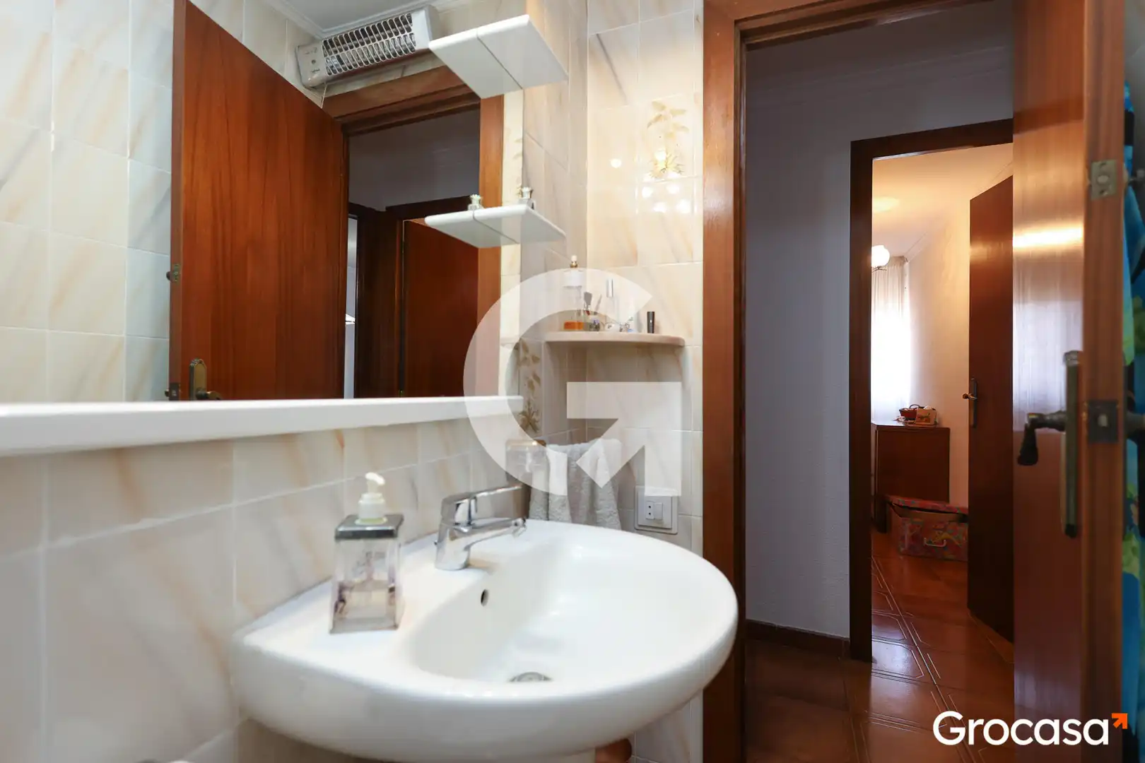 Bathroom of Flat for sale in L'Hospitalet de Llobregat  with Furnished, Oven and Washing machine