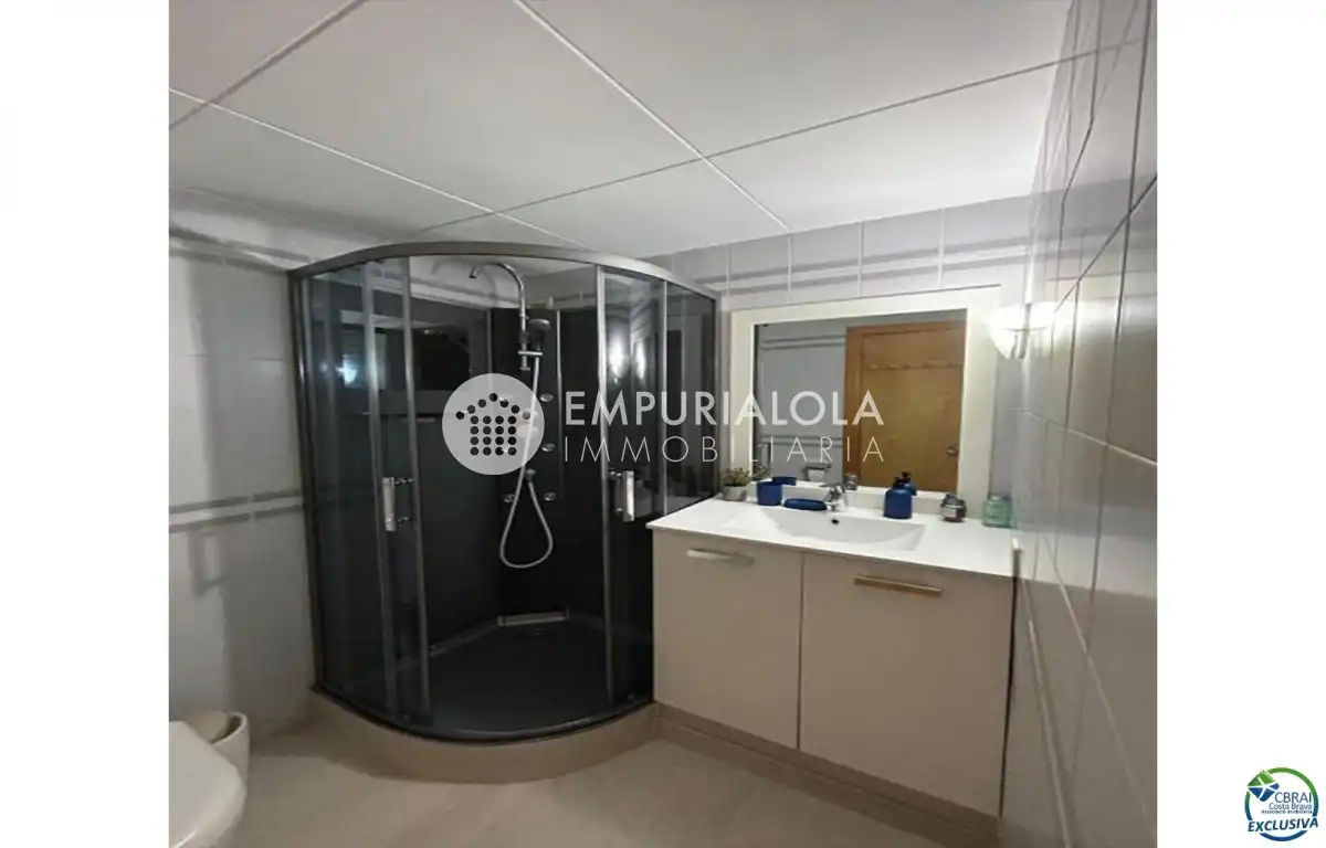 Baño de Estudio en venta en Empuriabrava con Aire acondicionado y Amueblado