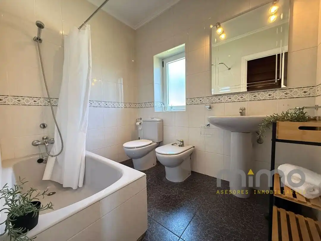 Baño de Dúplex en venta en Errenteria con Calefacción, Trastero y Balcón