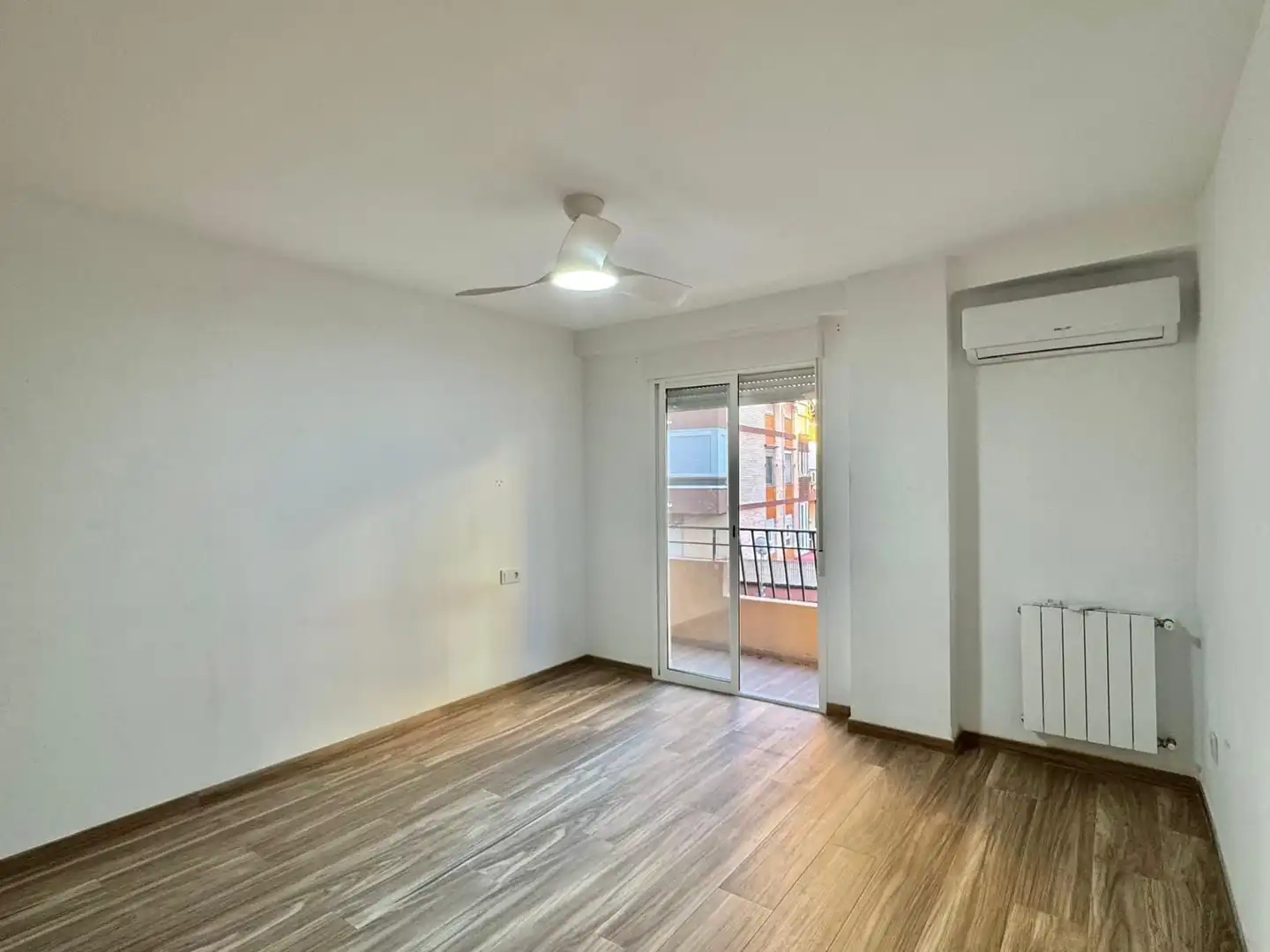 Habitación de Piso de alquiler en Valencia con Aire acondicionado y Calefacción