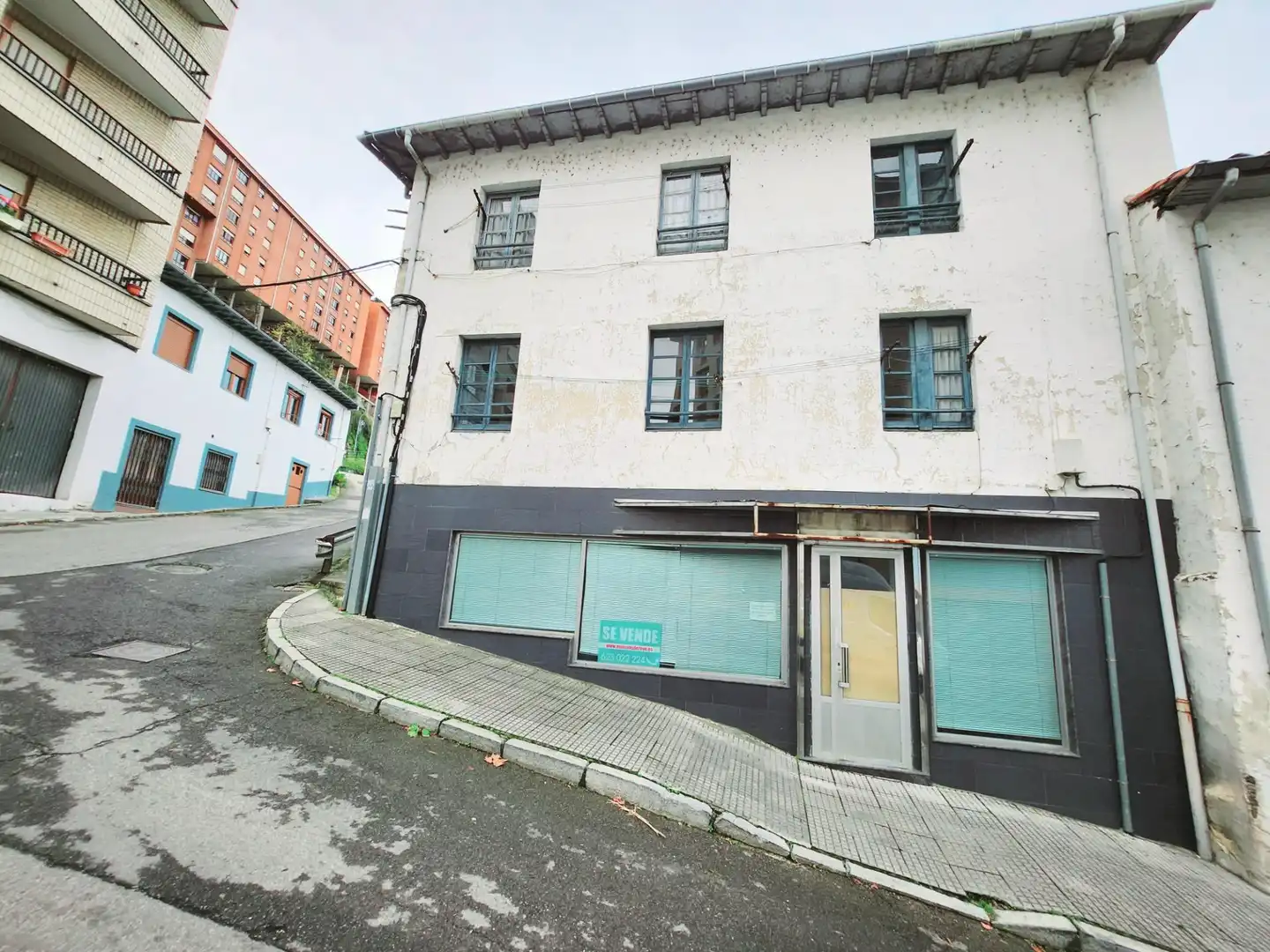 Vista exterior de Edificio en venta en Cangas del Narcea