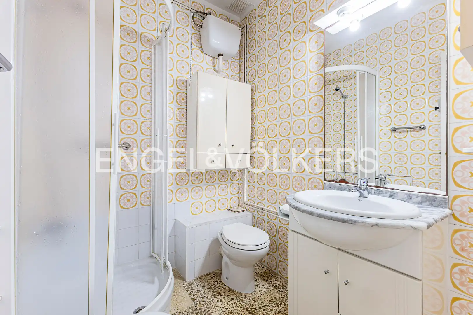 Baño de Piso en venta en Sant Boi de Llobregat con Calefacción, Terraza y Balcón