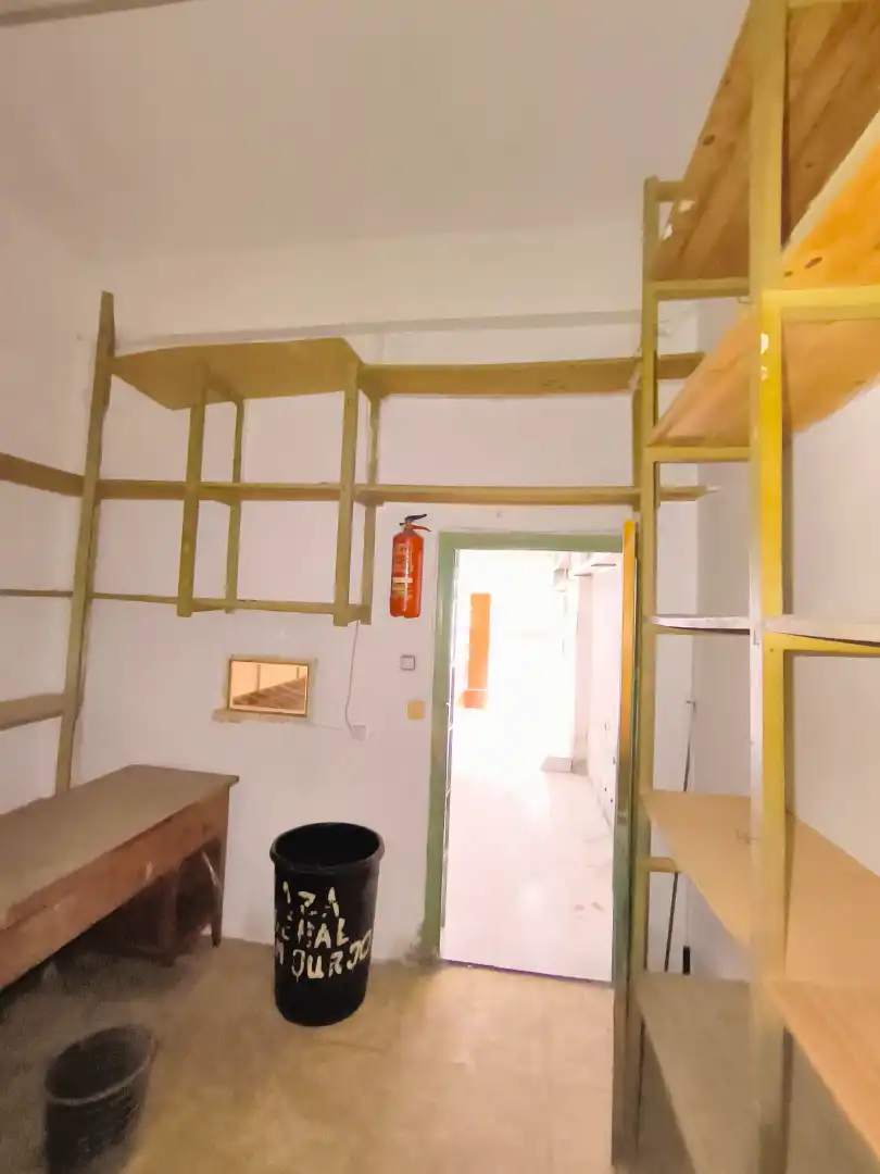 Cocina de Local en venta en Palencia con Amueblado