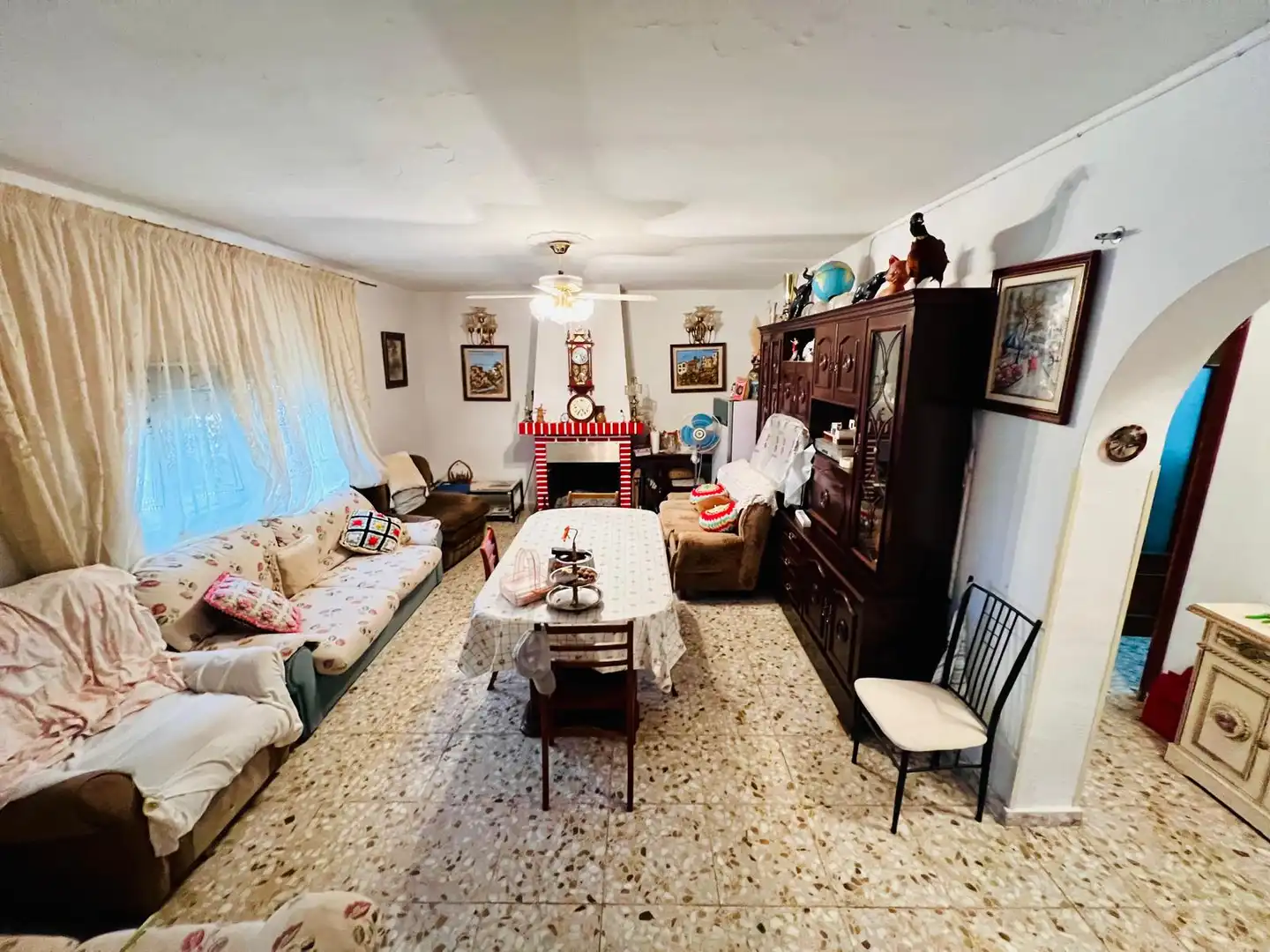 Sala d'estar de Finca rústica en venda en Illana amb Jardí privat i Moblat