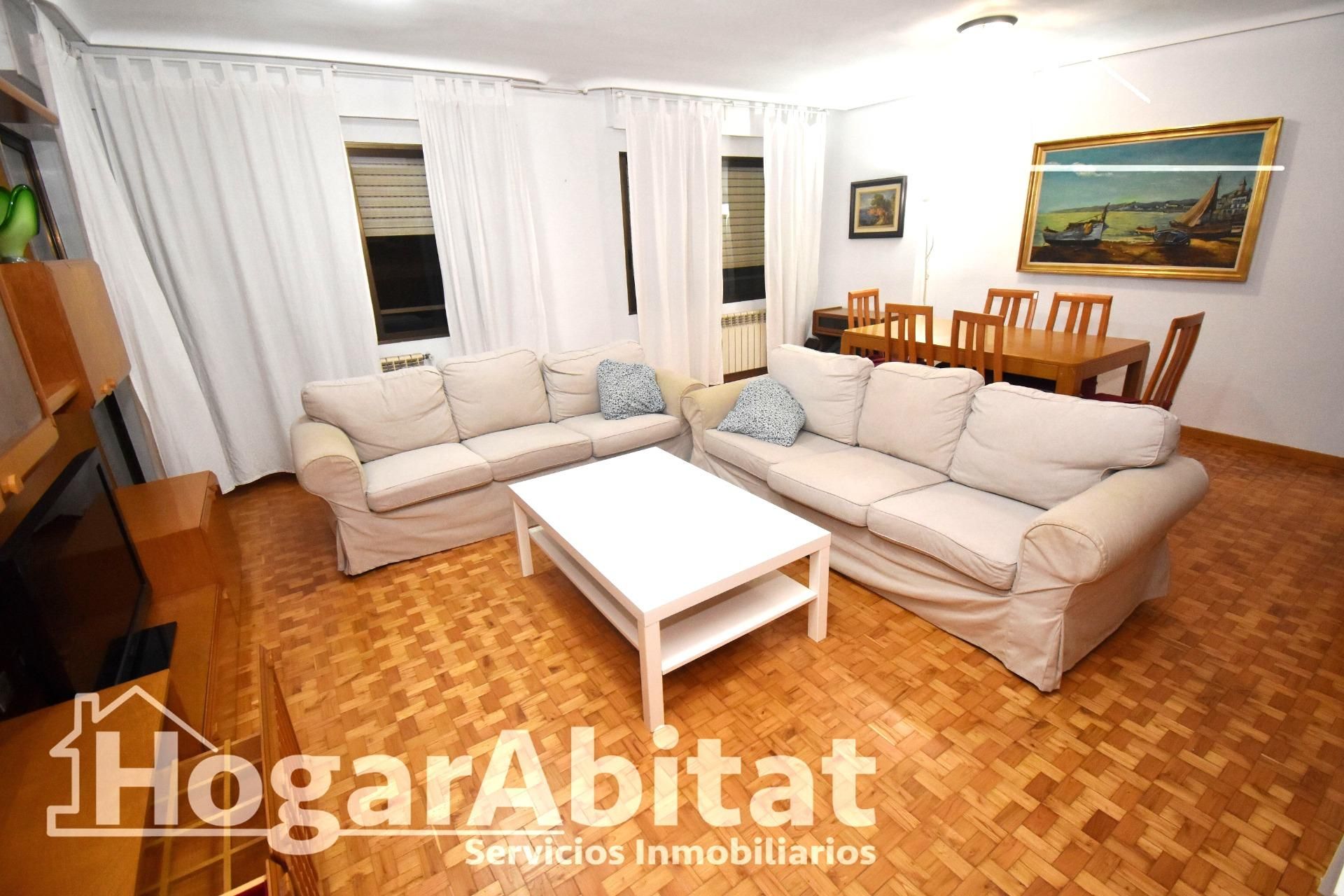 Flat for sale in Calle Amadeo I, Casco Histórico, Centro