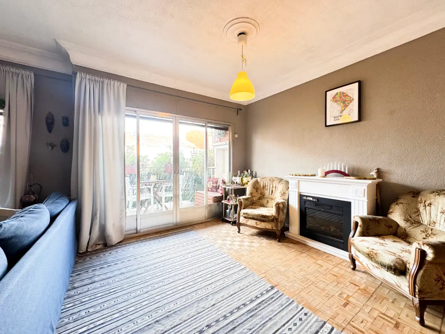 Living room of Flat for sale in Madrid  with Air Conditioner and Balcony