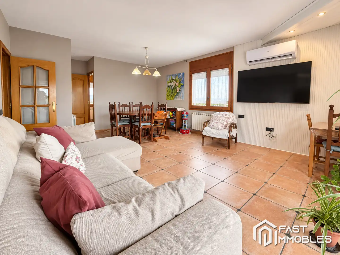 Sala de estar de Casa adosada en venta en Ponent