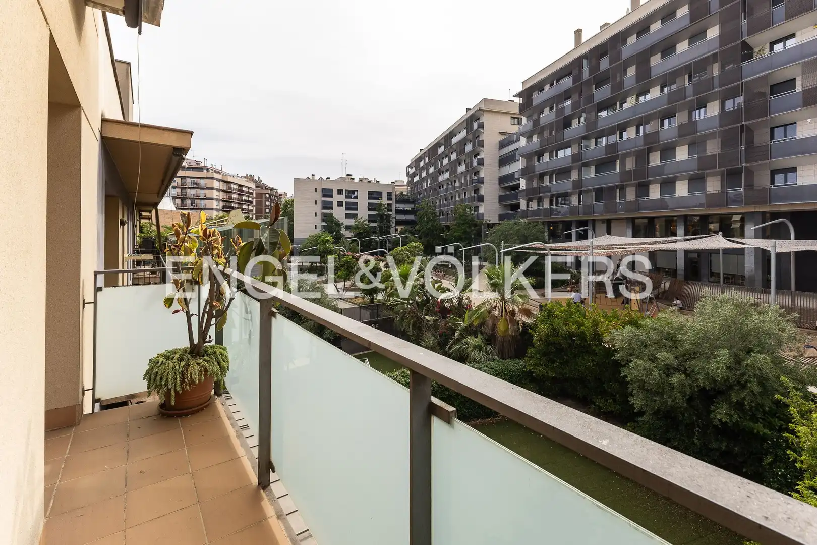 Terraza de Casa adosada en venta en Barcelona con Aire acondicionado, Calefacción y Jardín privado