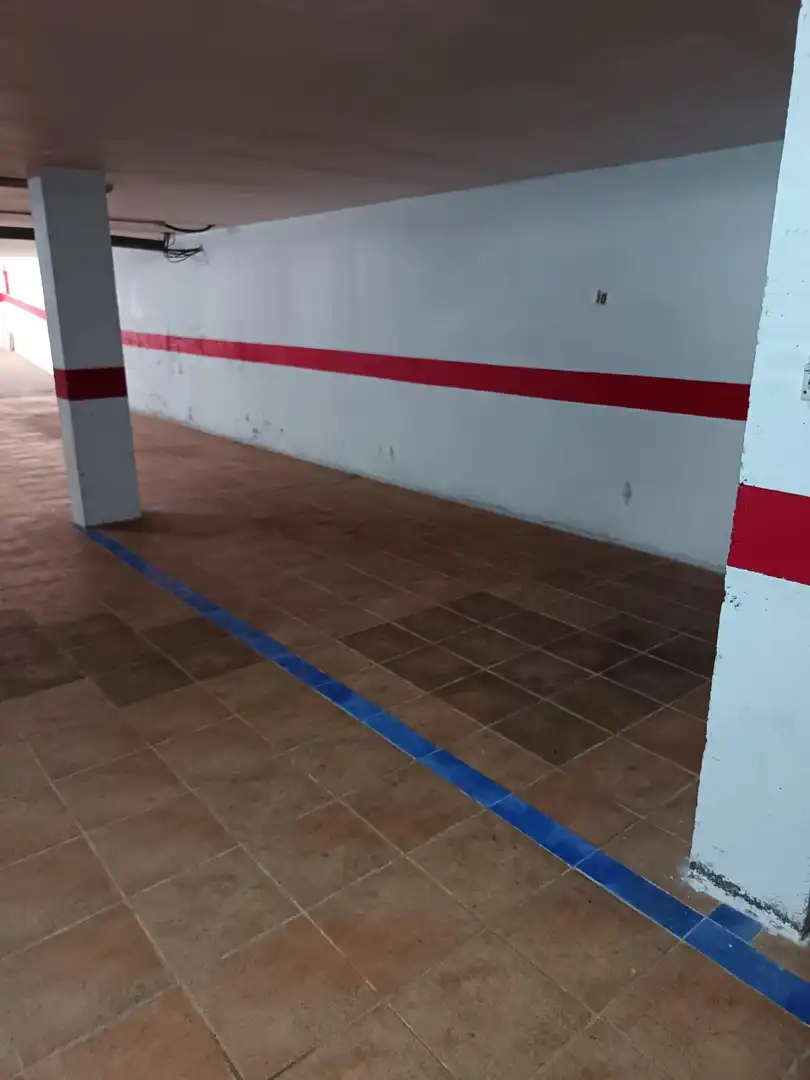 Garaje en venta en Calle de Manila, Los Cuarteros