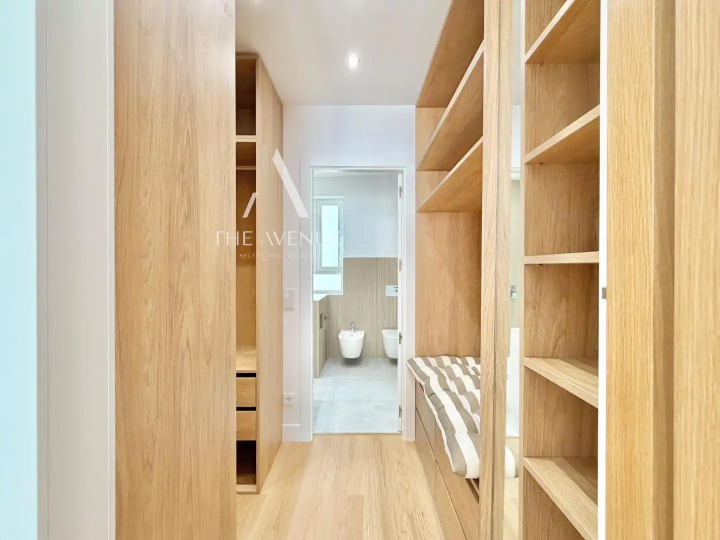 Bathroom of Apartments for sale in Madrid  with Heating