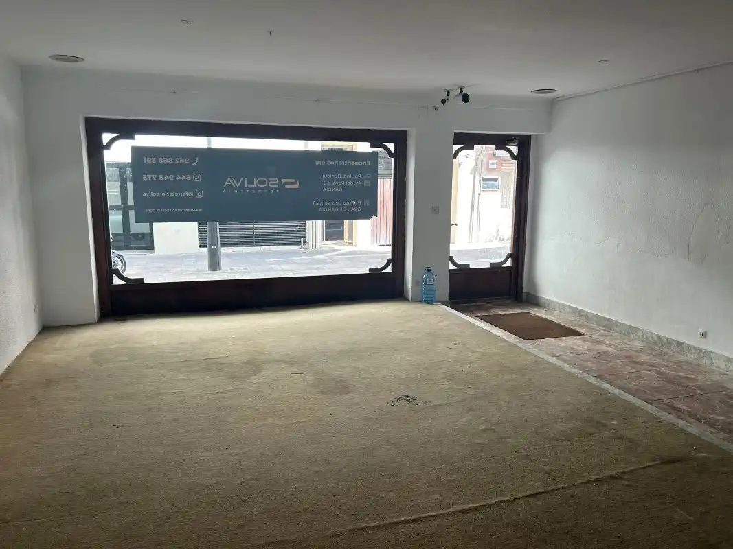 Local comercial en venta en Carrer Moran Roda, imagen 2