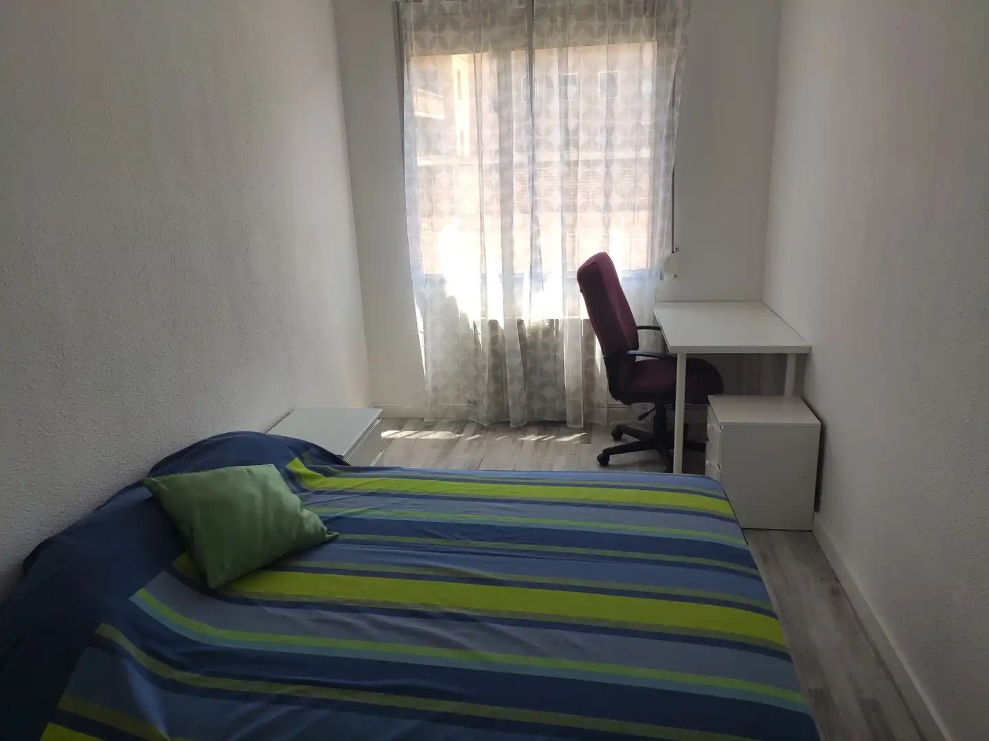 Habitación de Piso de alquiler en Zaragoza con Calefacción, Parquet y Amueblado