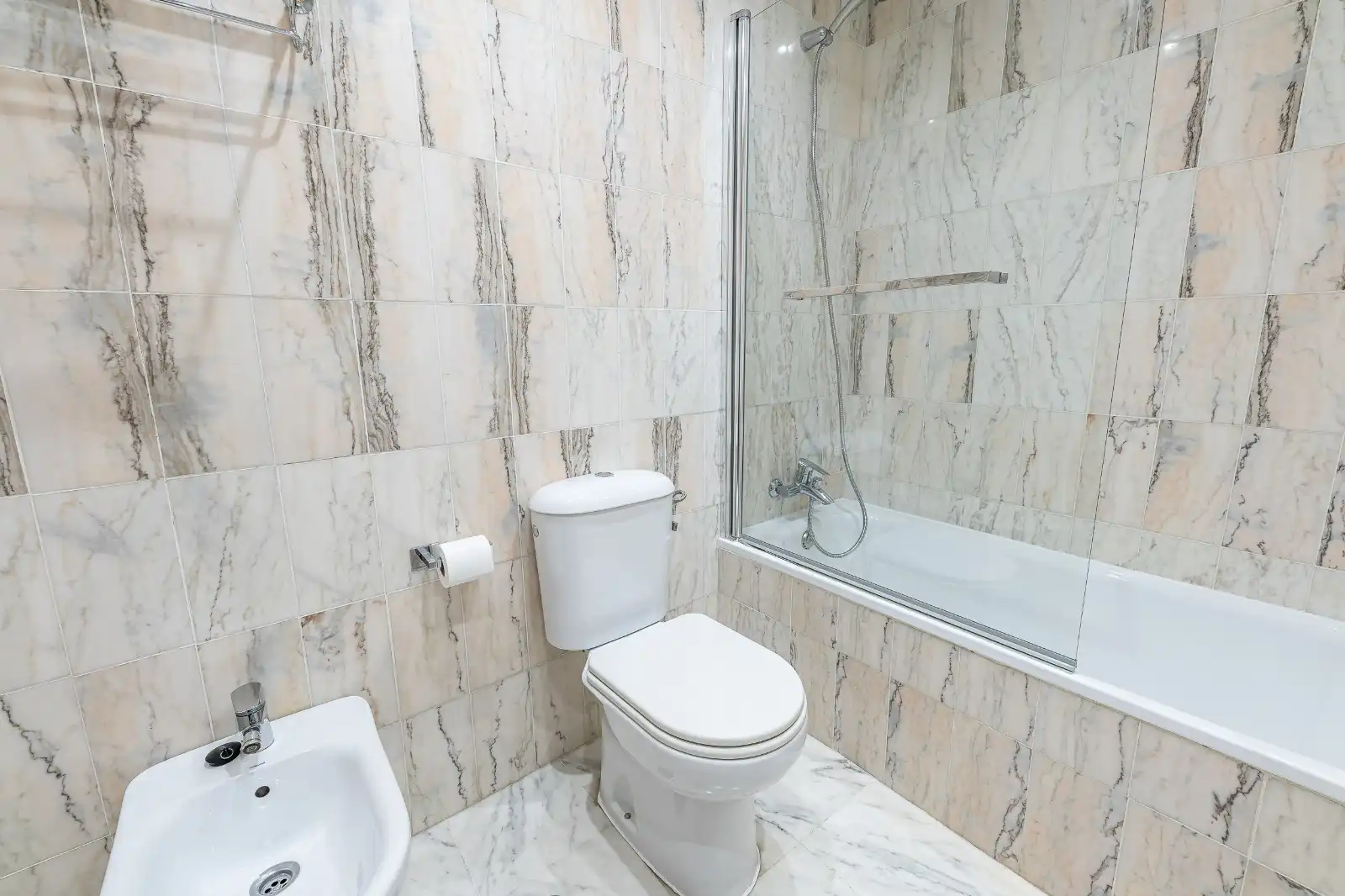 Baño de Piso en venta en Benalmádena con Aire acondicionado, Calefacción y Terraza