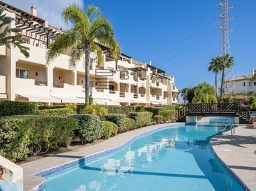 Penthouse with pool for sale in La Rinconada de Miraflores