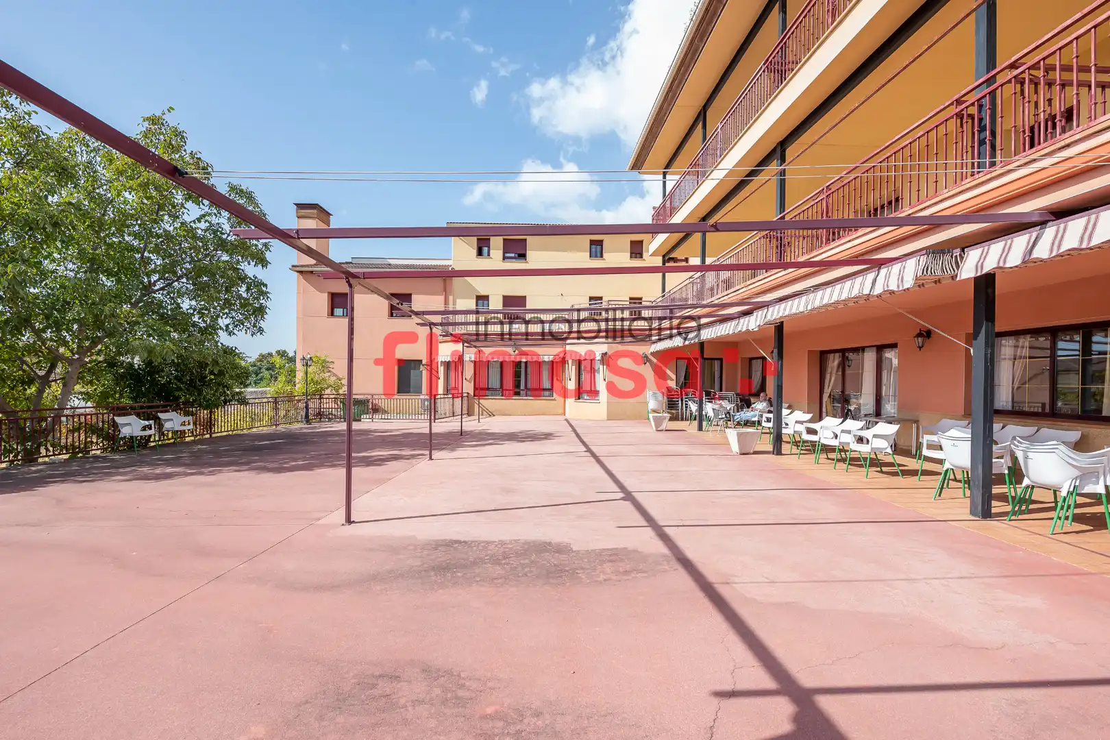 Edificio en traspaso en Piedralaves