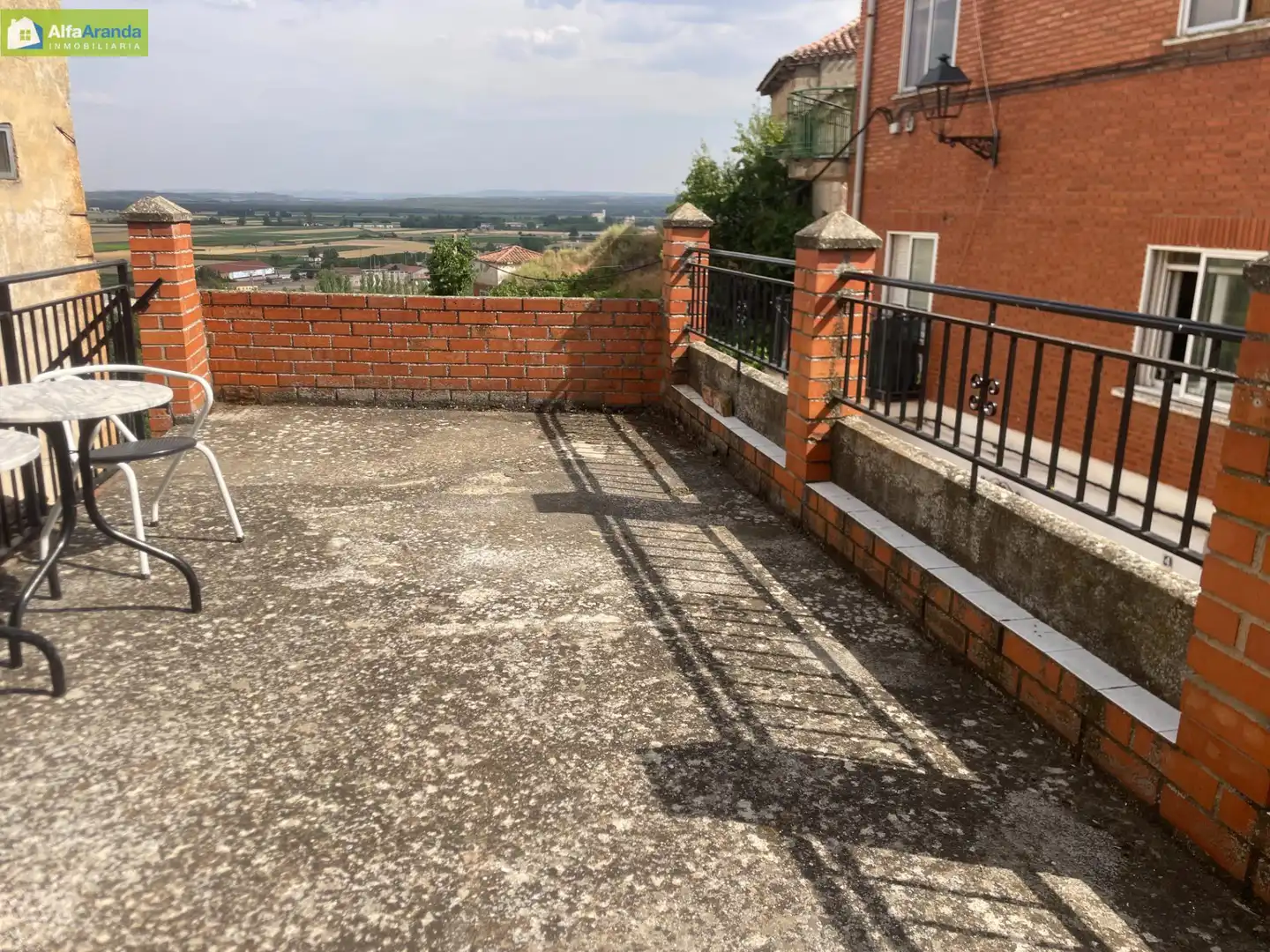 Terrace of Houses for sale in Roa  with Heating, Storage room and Furnished