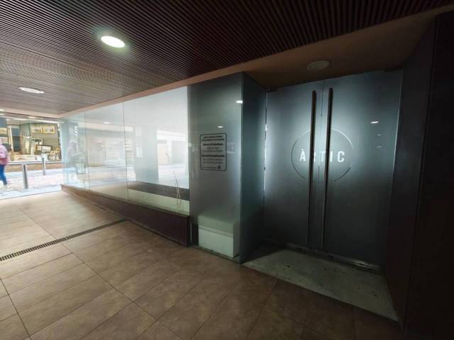 Local comercial en Alquiler en Les Escaldes