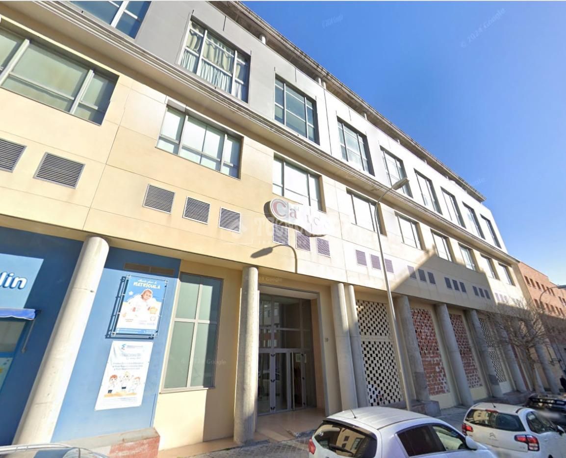 Exterior view of Study for sale in  Madrid Capital  with Air Conditioner and Heating
