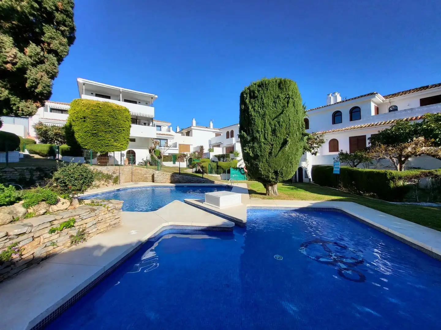 Vista exterior de Casa o chalet en venta en Estepona con Aire acondicionado, Calefacción y Terraza