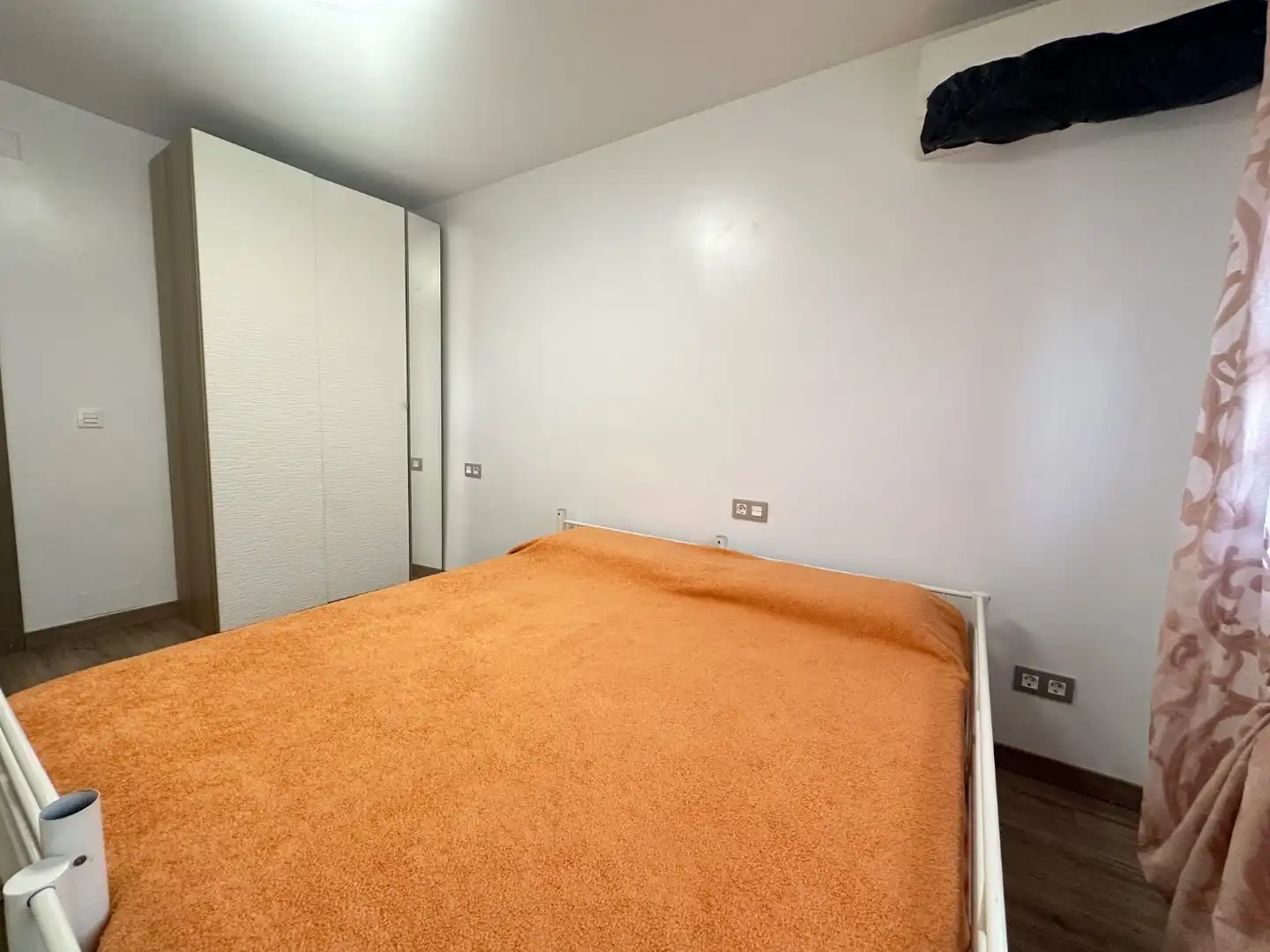 Habitación de Dúplex en venta en Torrevieja con Aire acondicionado, Terraza y Piscina