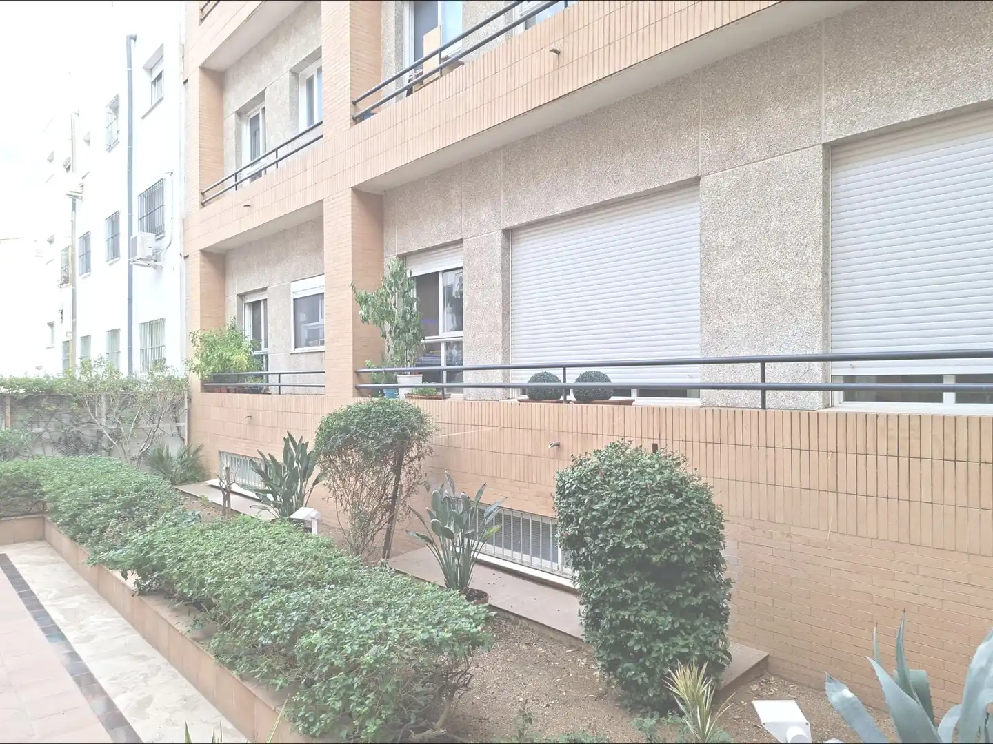 Vista exterior de Local en venta en Sevilla con Aire acondicionado