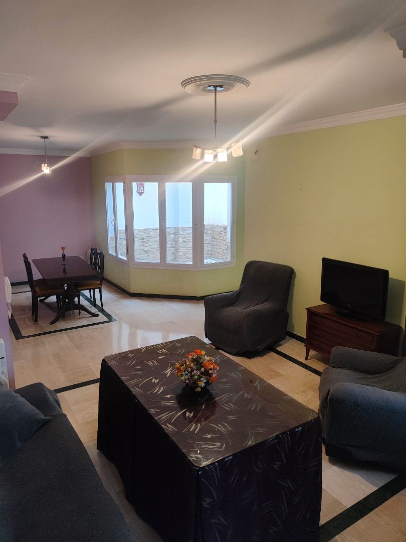 Sala d'estar de Dúplex de lloguer en Dúrcal amb Moblat, Rentadora i TV